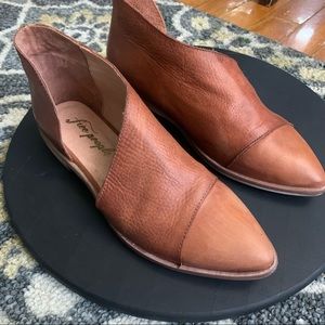 Free People Women's Royale Flat Whiskey Leather Slip On Flats